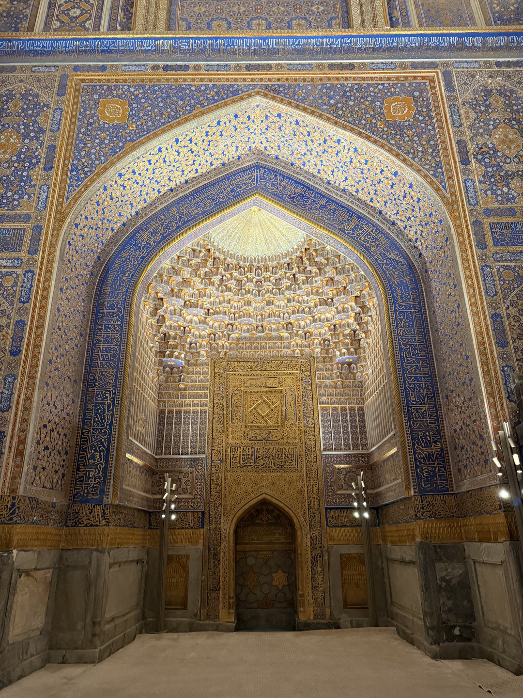 Прошли 17 тысяч шагов — берите удобную обувь. Одил — прекрасный рассказчик, и, что особенно важно