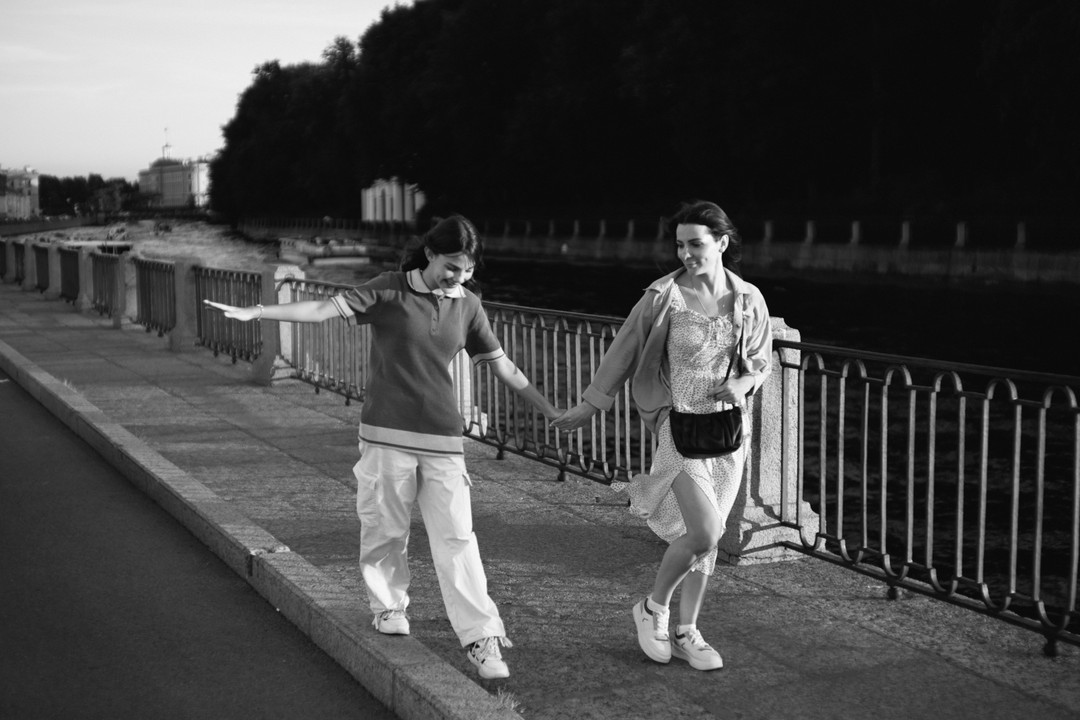 Здравствуйте! Хотели бы сказать спасибо большое Вам, за увлекательную прогулку)) Отличные геолокации. с интересными фонами, фотографии