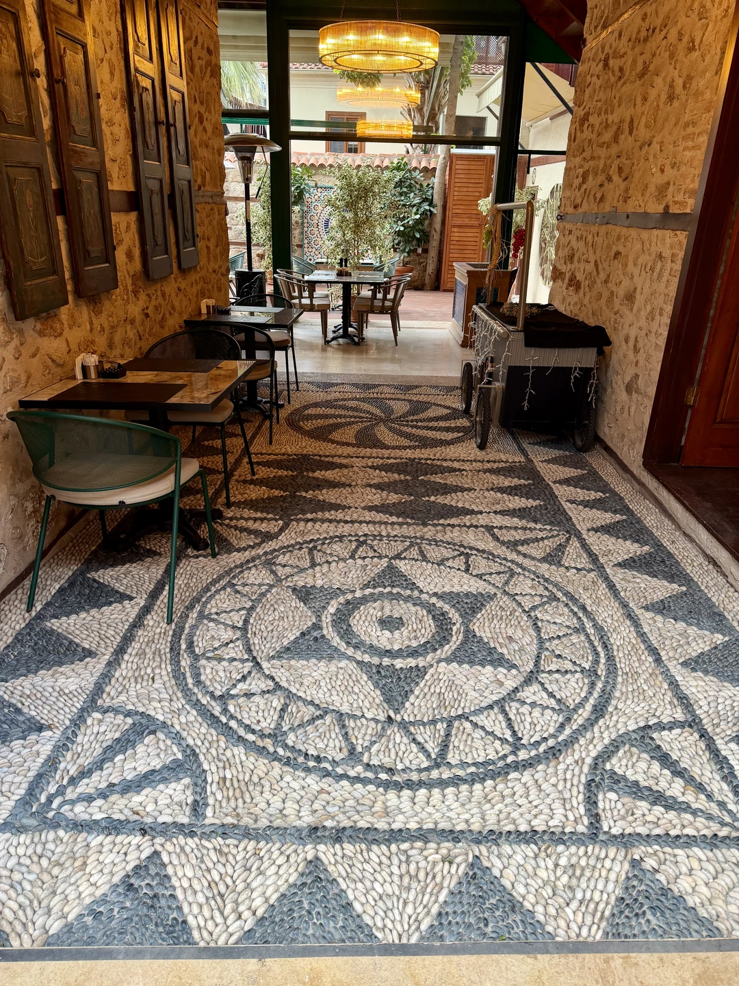 Прекрасная экскурсия и великолепный гид историк. Очень много интересного узнали. Также Марина посоветовала посетить интересные города