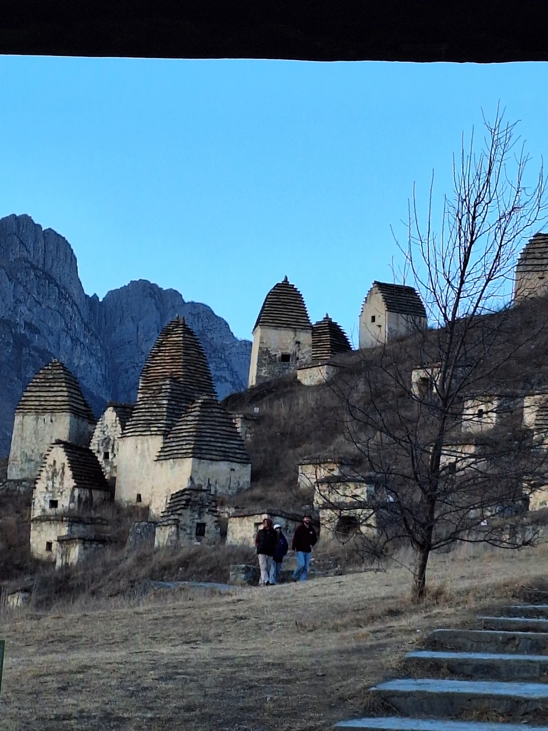 Поездка в горы Осетии оставила невероятные впечатления! Хочется сказать огромное спасибо нашему гиду — это человек