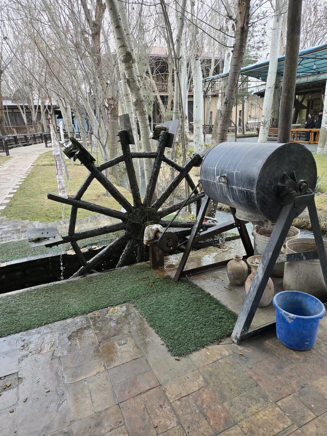 У нас был гидом Андрей. Я восхищена его профессионализмом! У Андрея глубочайшие знания истории, он максимально