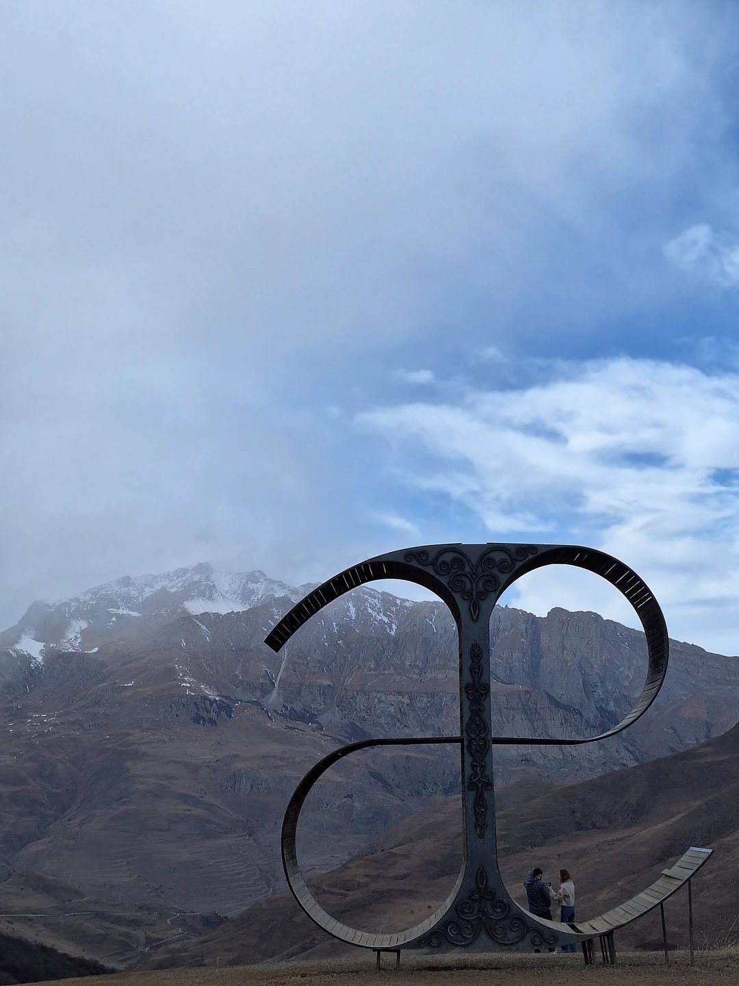 Поездка в горы Осетии оставила невероятные впечатления! Хочется сказать огромное спасибо нашему гиду — это человек
