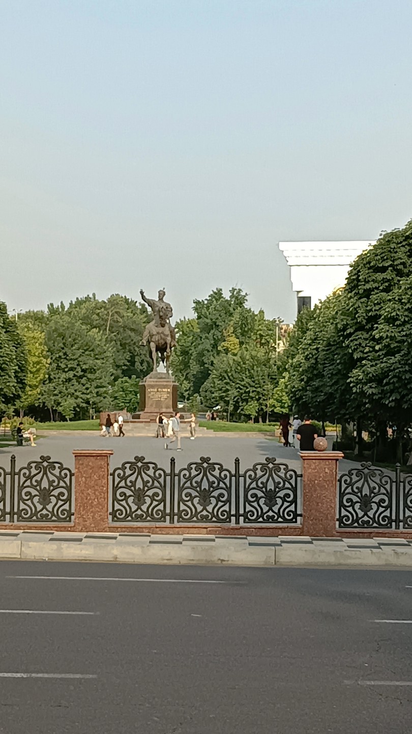 Первый раз был с детьми в Средней Азии. Ташкент теперь один из моих любимых городов мира