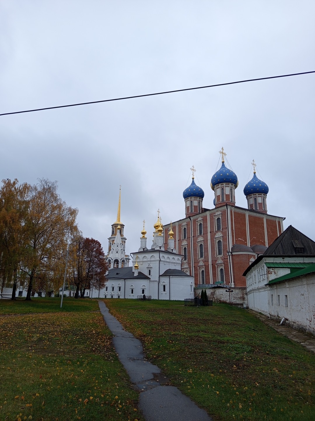 Экскурсия понравилась. Андрей увлекательно и интересно вел экскурсию. Андрей владеет большой информацией и с желанием ею