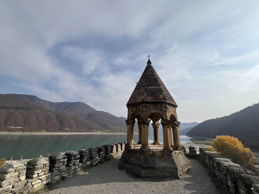 Супер поездка, спасибо большое гиду - очаровательной Эмилии - за интересные рассказы и водителю Тимуру за безопасное вождение!