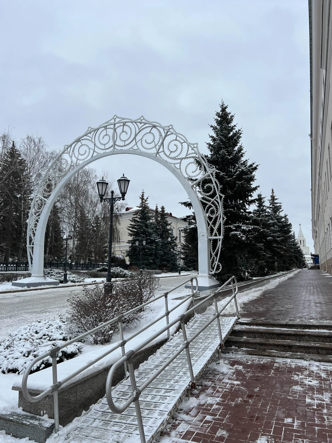 Были сегодня на экскурсии с Эльмирой. Хорошо продуман маршрут, посмотрели все, что хотелось за 3,5 часа