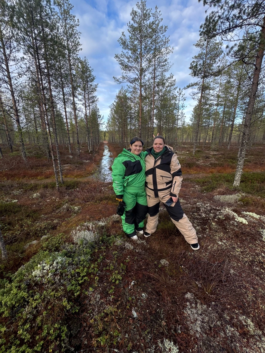 29 октября 25г. ездили со Святославом на квадроциклах. Была с ребенком 11 лет. Перед поездкой выдали