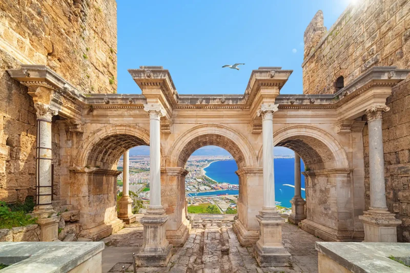 Открывая Анталью: от древних улиц до морских горизонтов