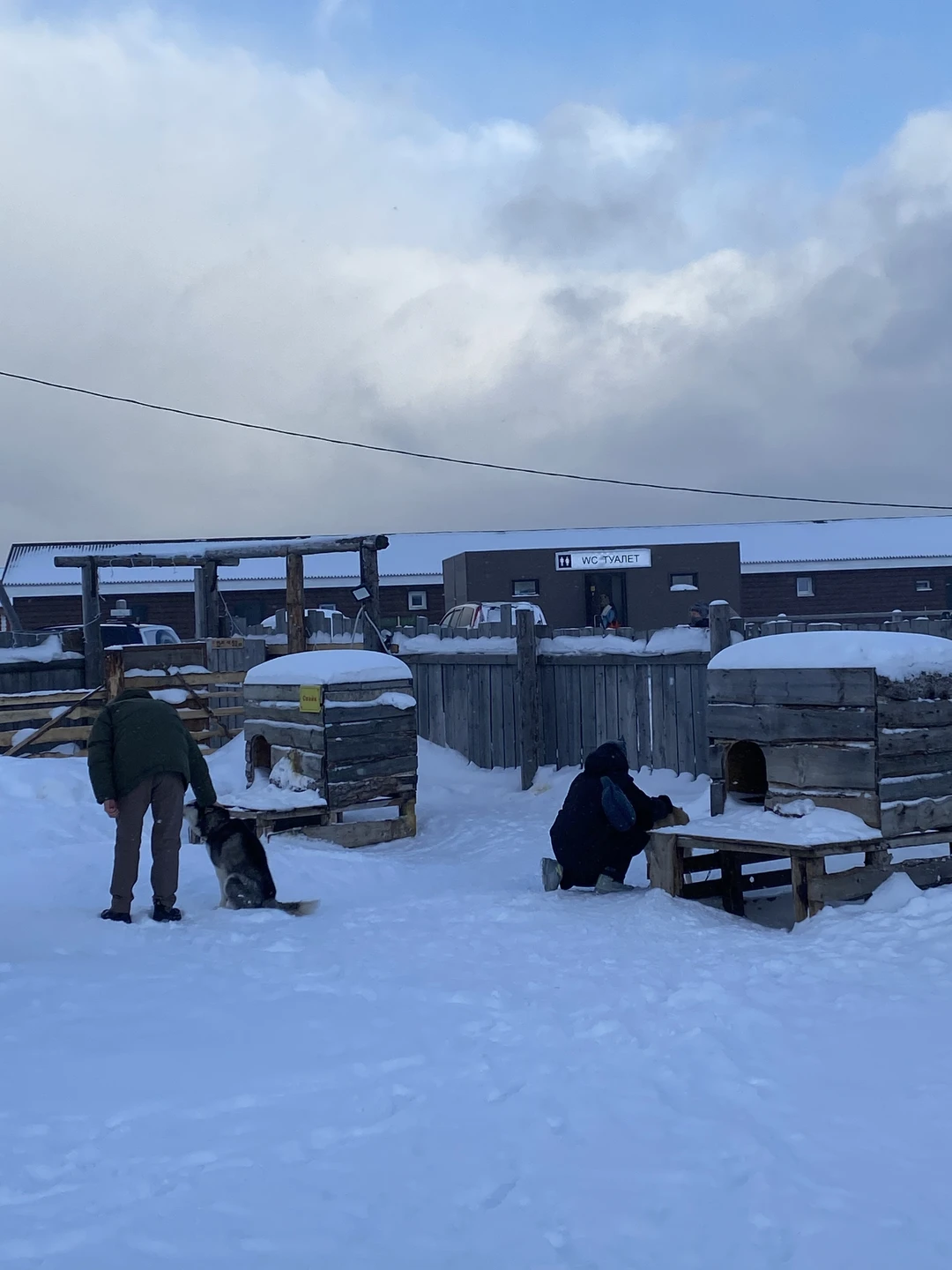 Итак, были в этом путешествии с гидом Владимиром. Поездку один раз немного переносили из‑за погоды, но ничего страшного - в итоге всё состоялось
