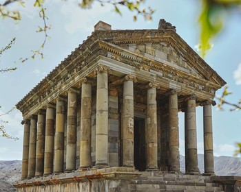 Монастырь Гегард, храм Гарни и дегустация коньяка