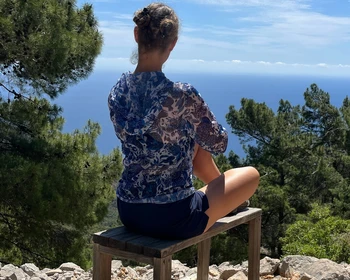 Маяк Гелидония, переезд в рыбацкую деревушку, йога-практика