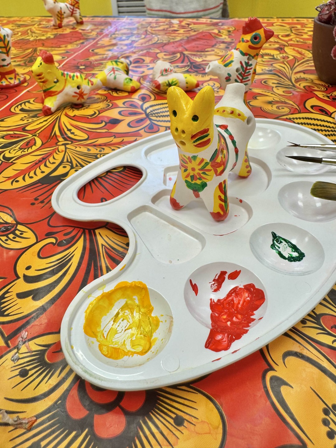 Все понравилось, Ярослава все объяснила и подсказала, уехали домой со своими собственными Филимоновскими игрушками)