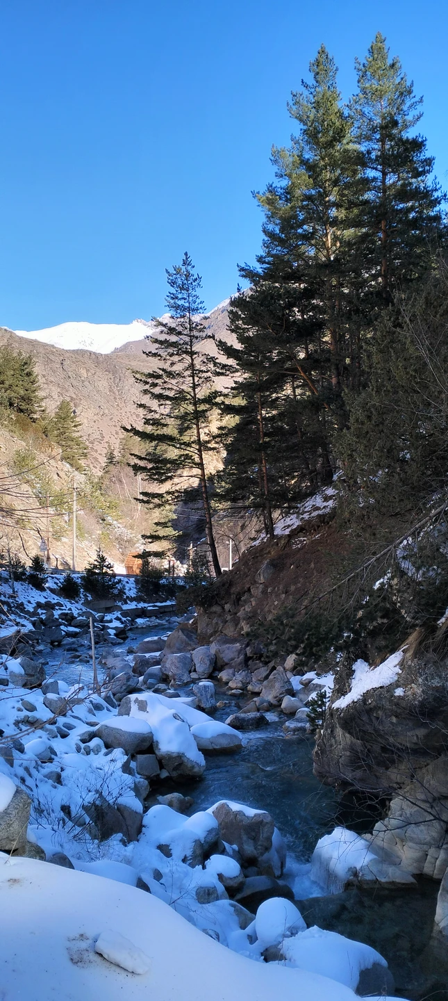 8 марта ездили на экскурсию, гид водитель Артемий. Всё прошло замечательно, продуманный интересный маршрут, рассказ по