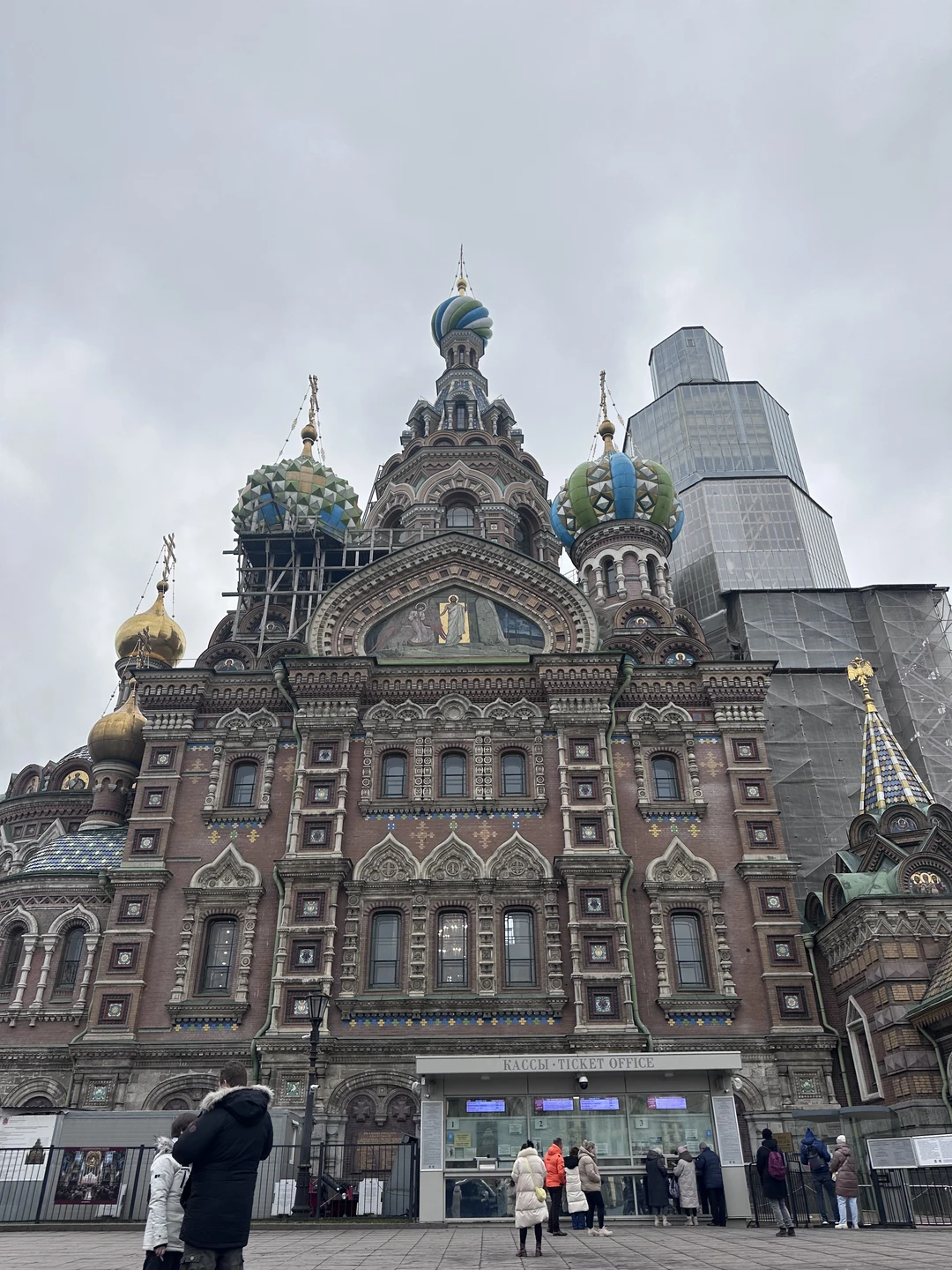 Очень было интересно, всё доходчиво рассказывала девушка, отвечала на все вопросы, беседы были с юмором) уделяла