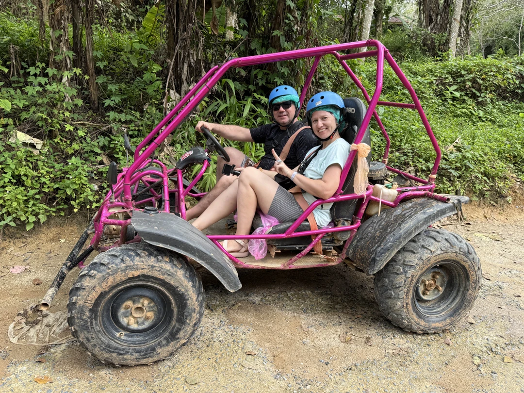 Мы с мужем выбирали эту поездку, чтобы устроить себе активный день. Иван очень интересный рассказчик. Давно