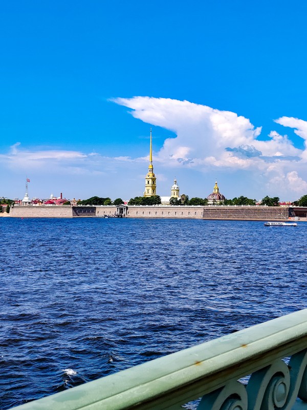 Укрощение строптивой в Петербурге: поединок Человека и Воды