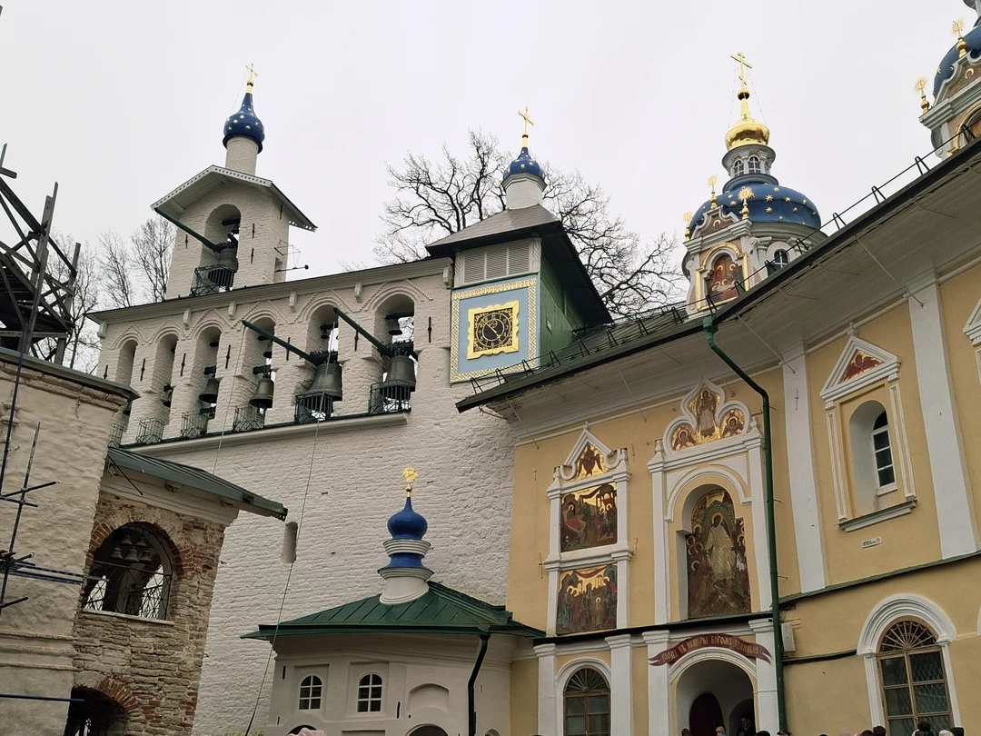 Автобусная экскурсия из Пскова в Изборск и Печоры (Мария)