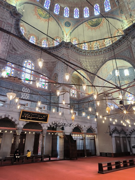 Неплохой русский язык, но рассказ достаточно скромен, как и маршрут. Покрутились у одной точки - дошли