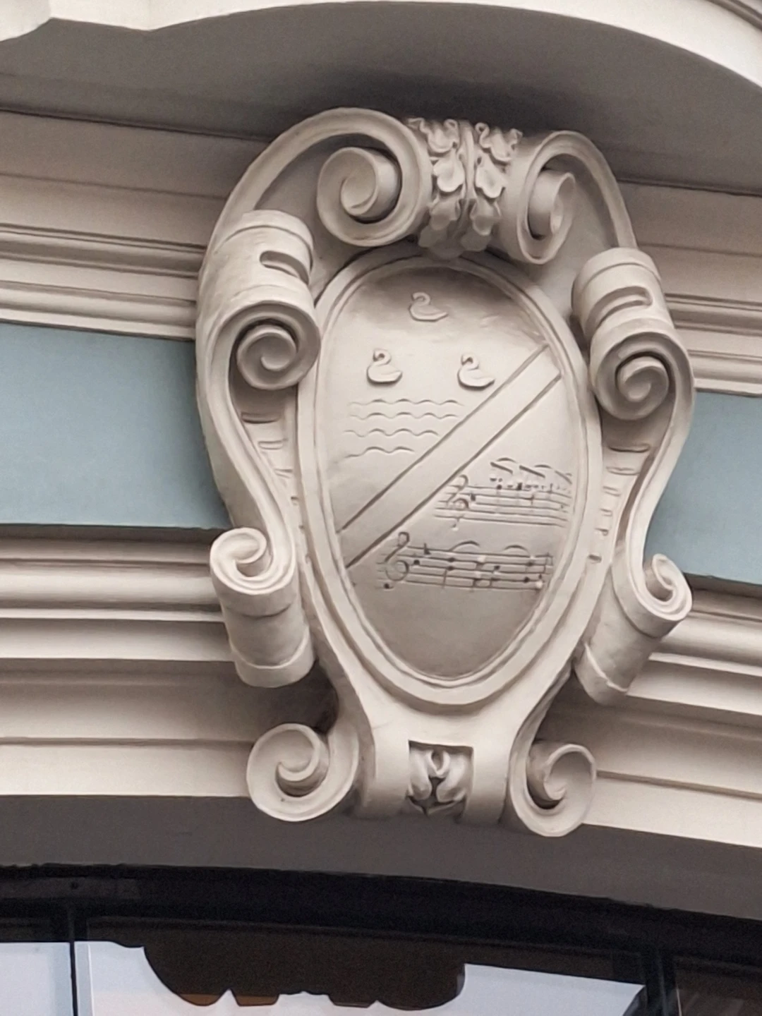 Сегодня были на экскурсии у Марии. Погода была дождливая, но нам это не помеха. Мы гуляли