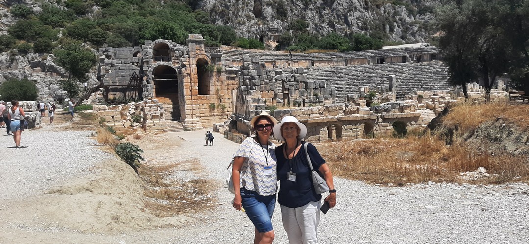 Всем рекомендую эту экскурсию. Наша тур стоил 37 евро, в то время как в отеле такую