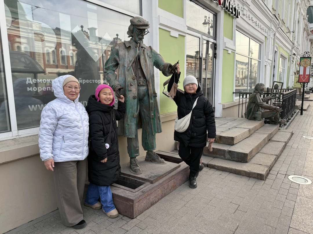 За эти два часа мы с экскурсоводом Элиной осмотрели почти все достопримечательности города Омск. Рассказала нам