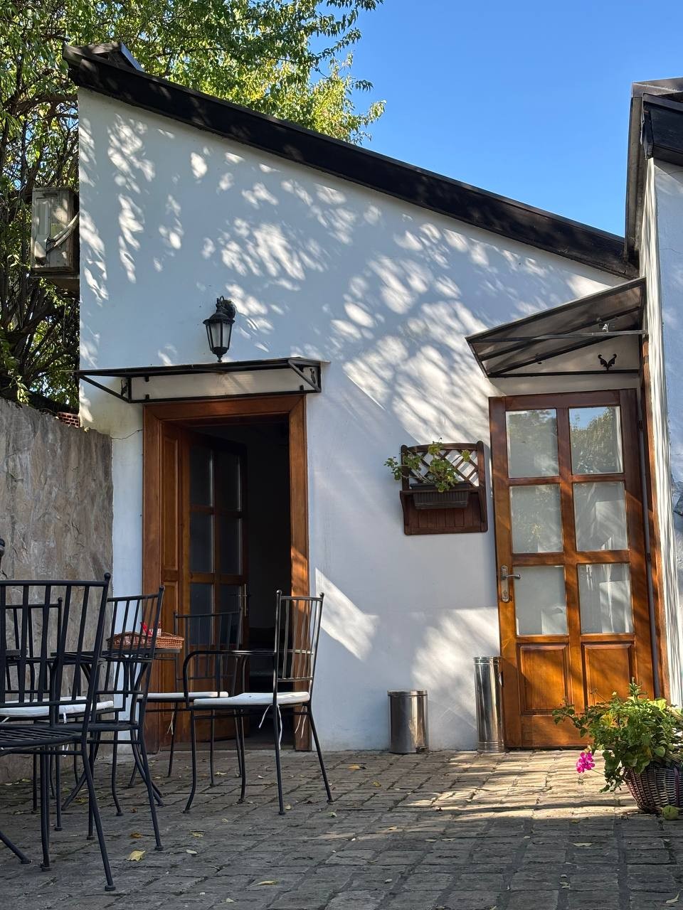 По северу Сербии на авто: архитектура, винодельня и крепость (Надежда)