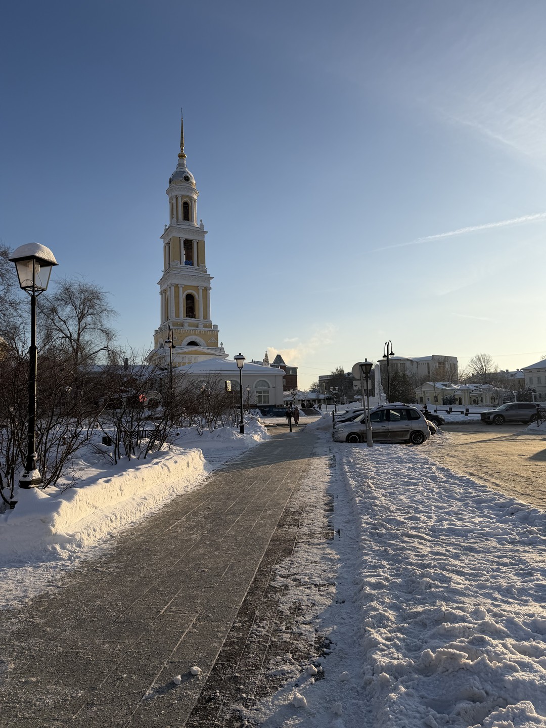 Был очень морозный день,Коломну припорошило снежком и сама прогулка была не столь долгой по нашему усмотрению,а