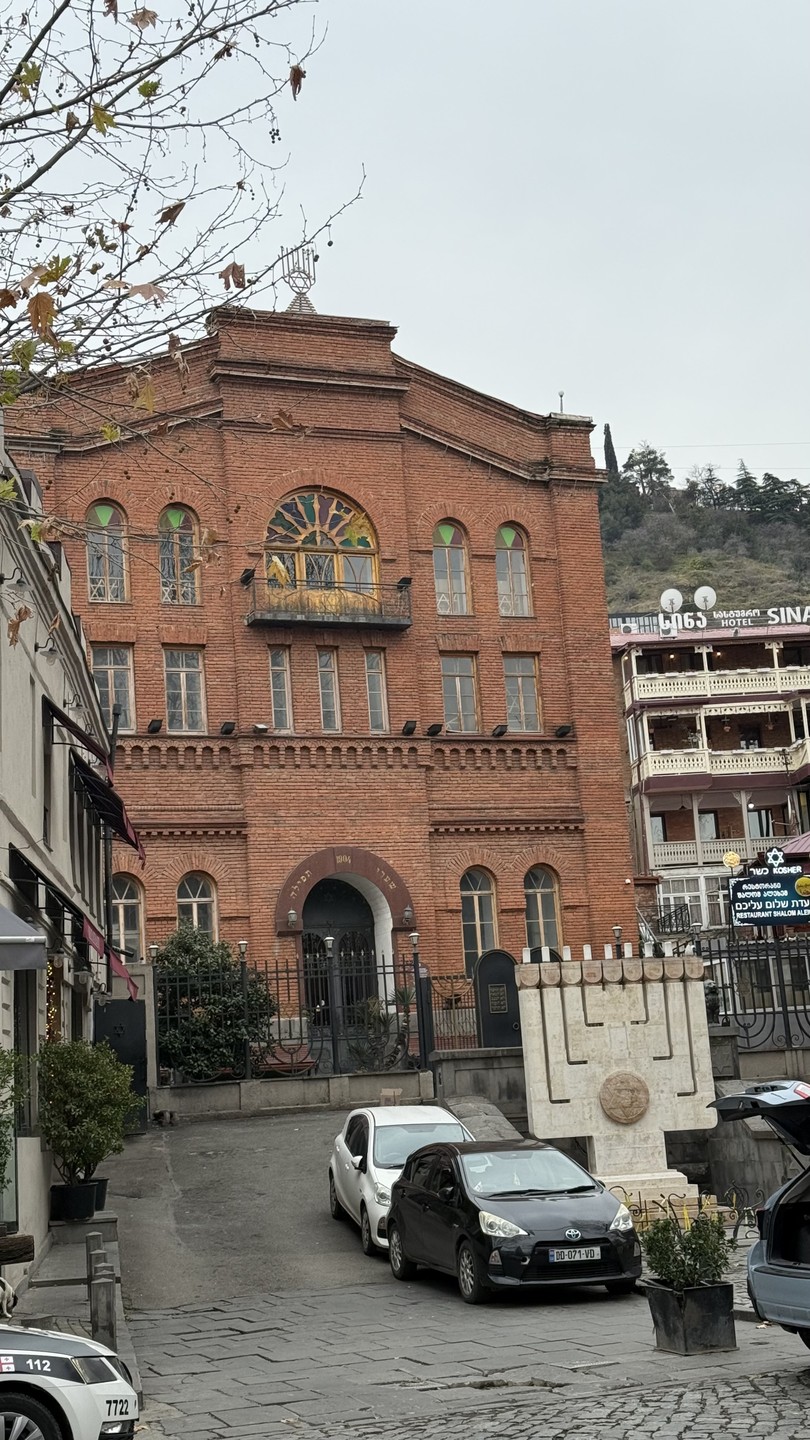 Старый Тбилиси: пешая экскурсия, прогулка на катере и грузинское вино (Аракс)