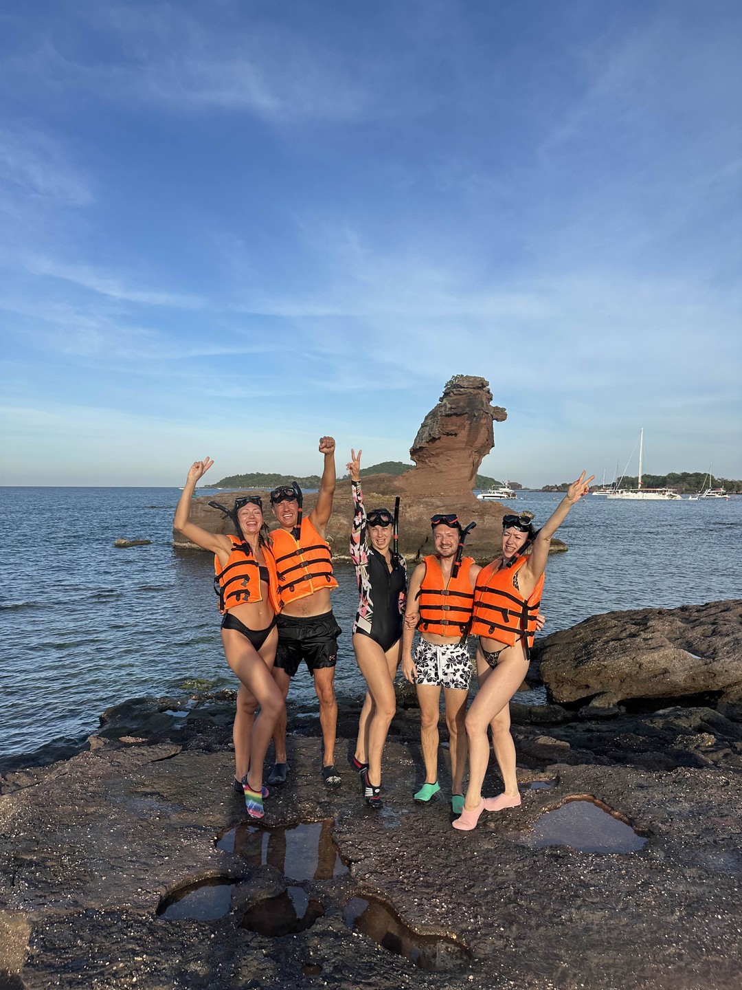 Морская прогулка - всегда отличная история, особенно если отправиться в путешествие небольшой компанией на своем транспорте