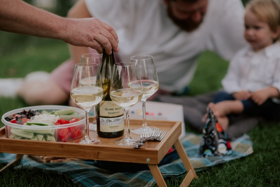 Отлично отпраздновали день рождения в формате фото-пикника, фотографии получили очень быстро, Юлия всегда оперативно выходила на