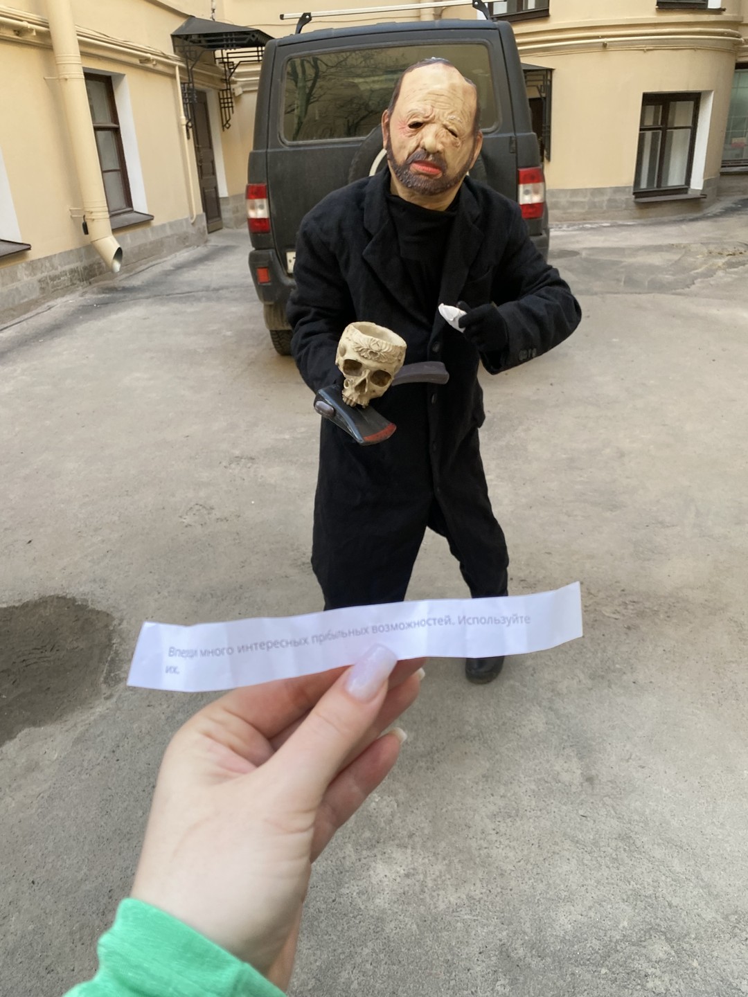 Были вчера на экскурсии, очень понравилось! Правда я отвлекалась иногда от интересной информации, когда на нашем