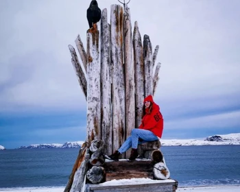 Прогулка по Териберке, выход в море на поиск китов, посещение фермы северных оленей и хаски