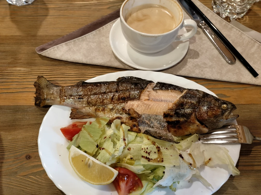 Полный восторг!!! Всем советую гида Нурмагомеда. Гостили в Махачкале с бабушкой 85 лет, её сестрой 87