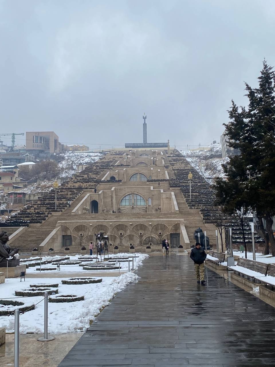 По историческому центру Еревана - с гидом-историком (Мария)