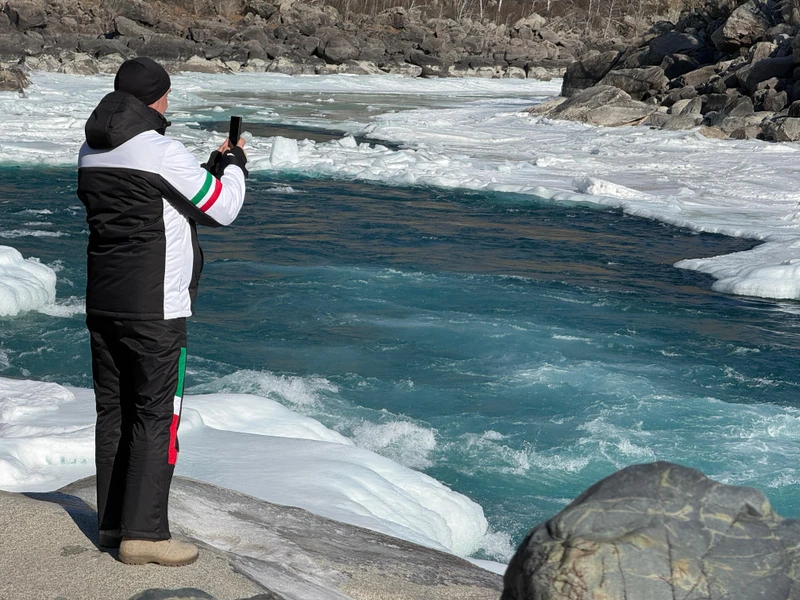 Выражаю огромную благодарность гиду организатору Николаю за увлекательную, позновательную экскурсию по Чуйскому тракту. Рекомендую всем не