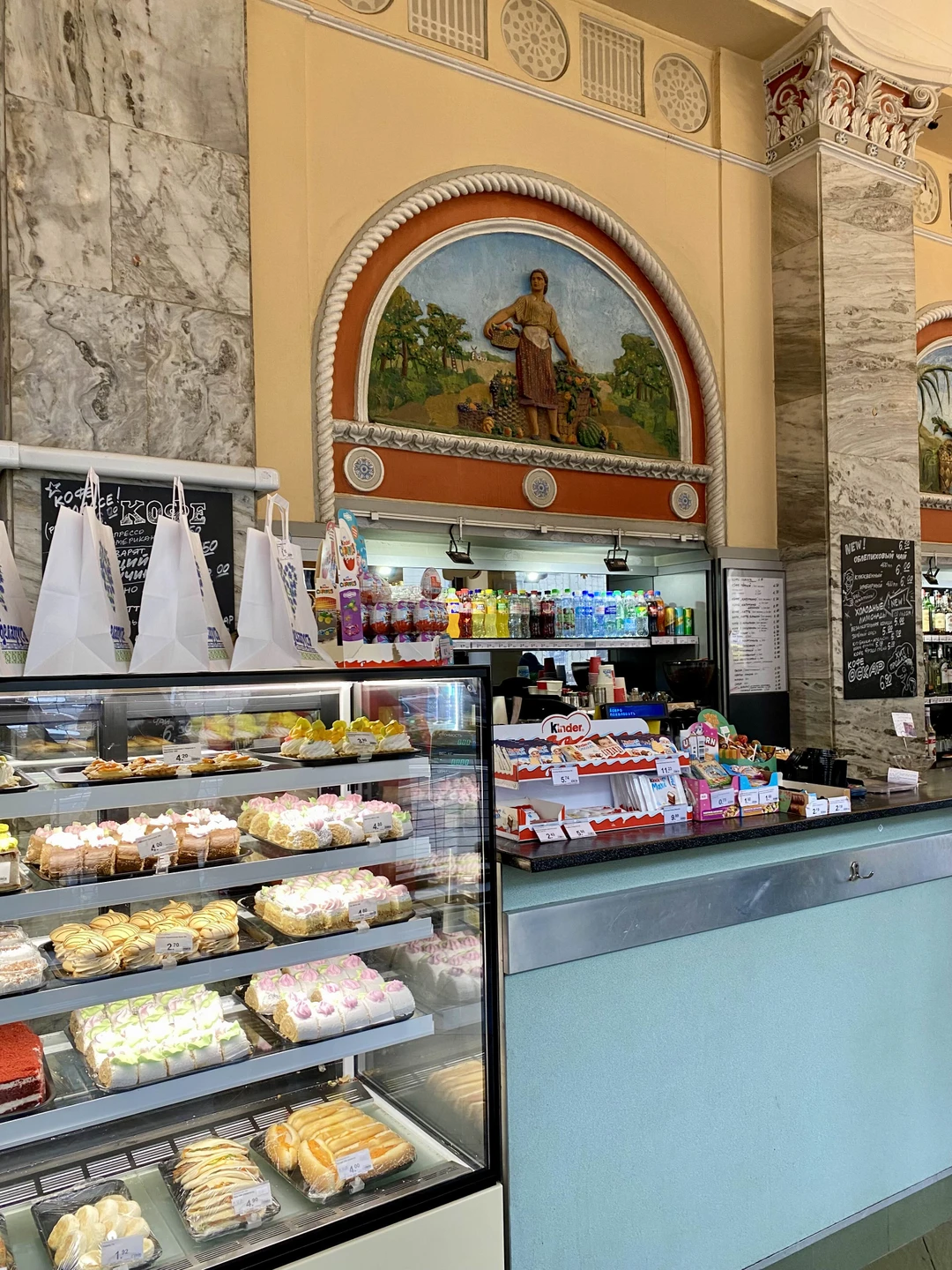 Спасибо большое Ярославу за замечательную обзорную экскурсию! Было очень интересно послушать и осмотреться в первый день