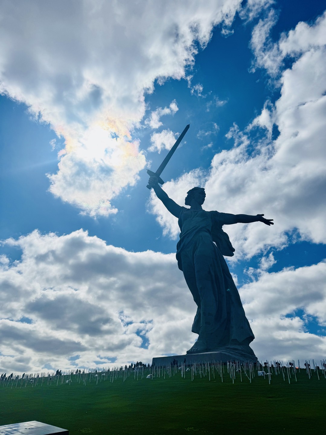 Выражаем Андрею благодарность за экскурсию, интересный рассказчик, узнали факты из военной истории, которые нам были не