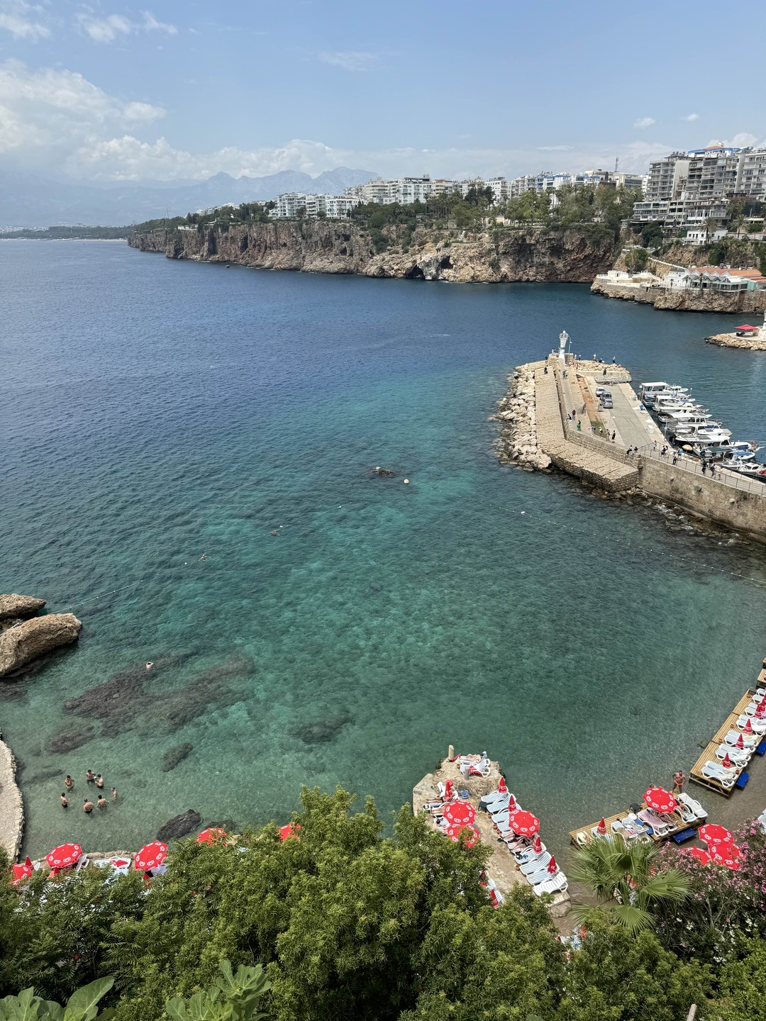 Очень понравилось, интересный рассказ, во время забрали из отеля, не спеша прошли старый город, прокатились на трамвайчике, попили вкусный кофе