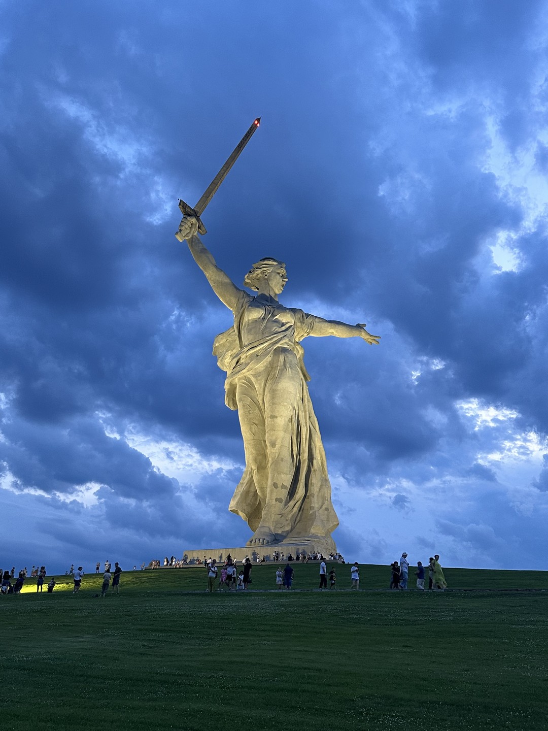 Мамаев курган: от первого боя до наших дней (Марина)