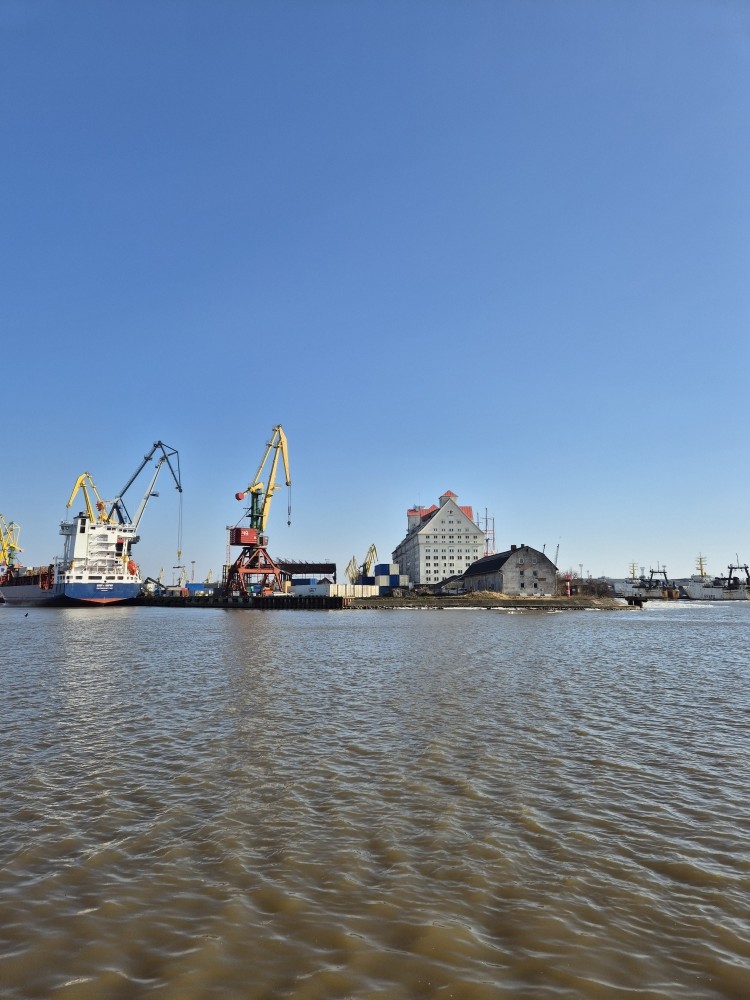 Так получилось, что наша экскурсия была "наоборот": мы ехали не из аэропорта, а в аэропорт. Отличный