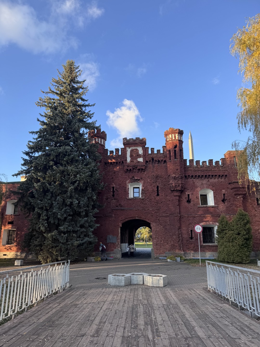 Брестская крепость: взгляд со всех сторон (Елена)