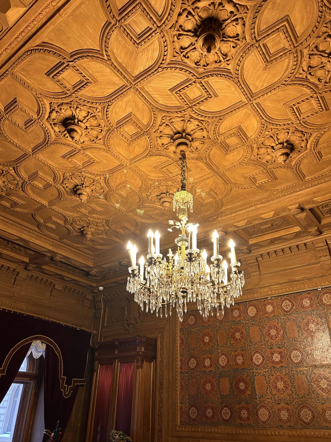 Групповая экскурсия по дворцу Великого князя Владимира Александровича (Диана)