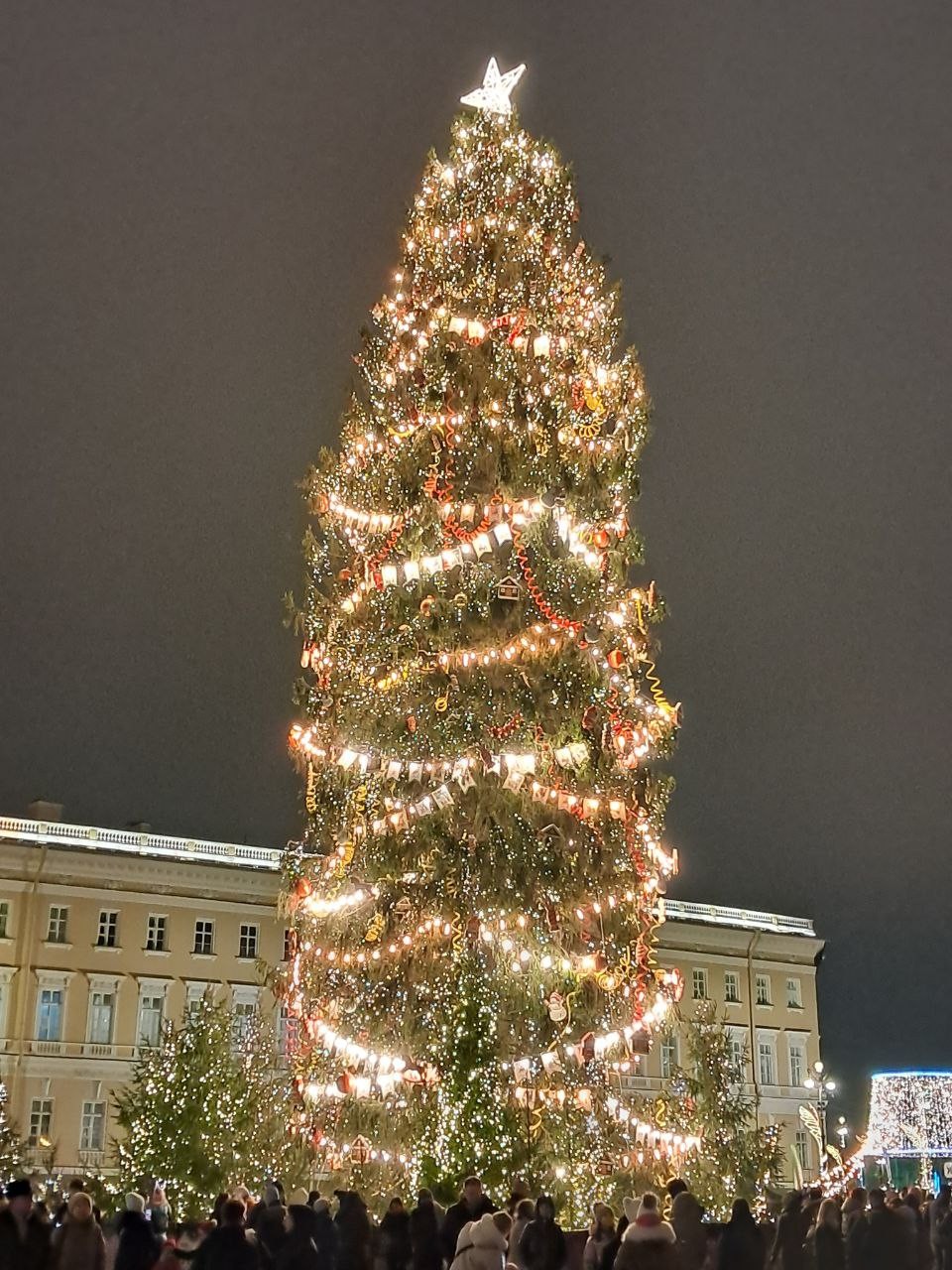 Огни новогоднего Петербурга (28.12.2024) - прекрасная экскурсия! Город весь в огнях, красота невероятная! Гид делился различной