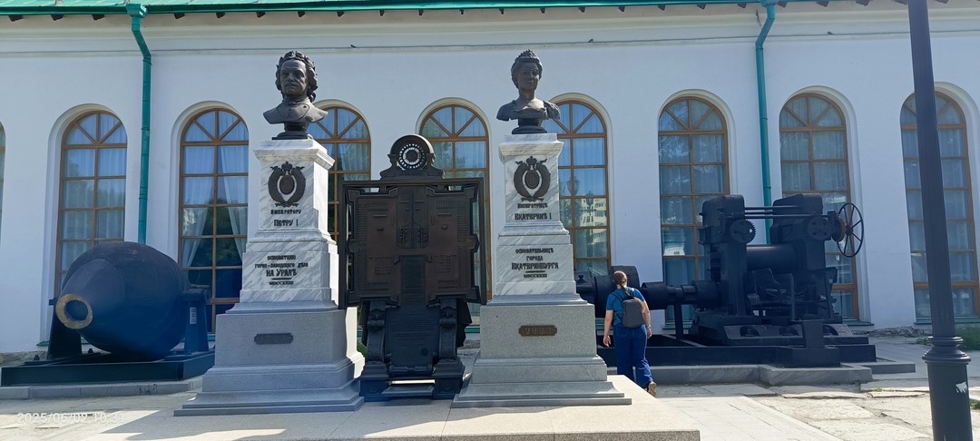 Очень интересный квест, но его лучше проходить когда нет поляшего солнца 🌄