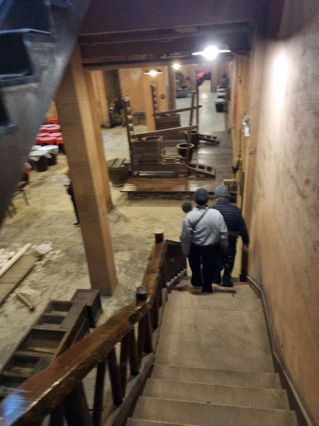 Алексей замечательный гид. очень позитивный, общительный, хорошо говорит по-русски. Мы очень подружились с ним за время