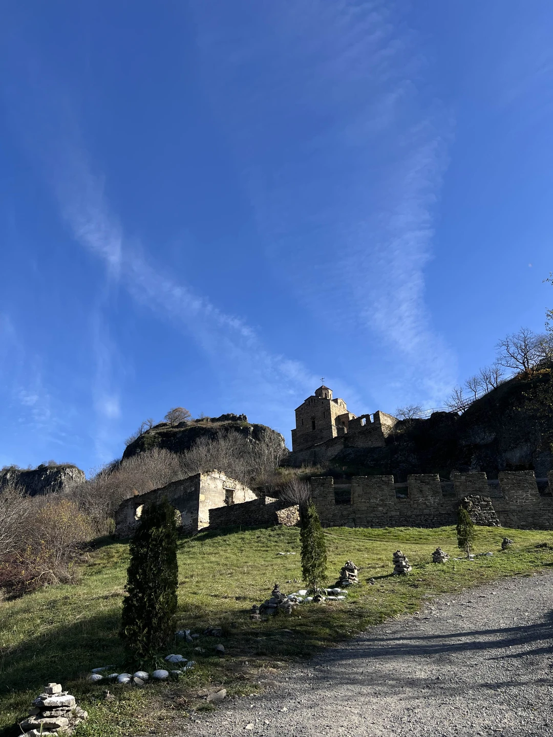 Ездили на Домбай вместе с Александром. Он относится с большой заботой и теплом к своим пассажирам