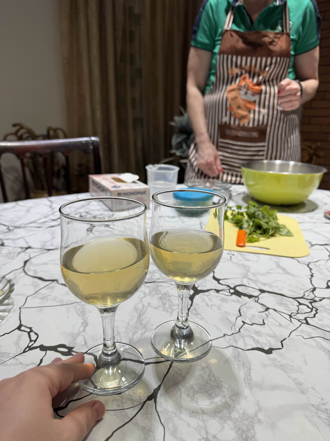 Пьём вино и готовим грузинские блюда (Лукашина)