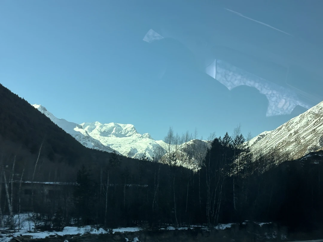 Хочу выразить огромную благодарность Владимиру за безупречную организацию нашей поездки! Нам невероятно повезло с погодой: день