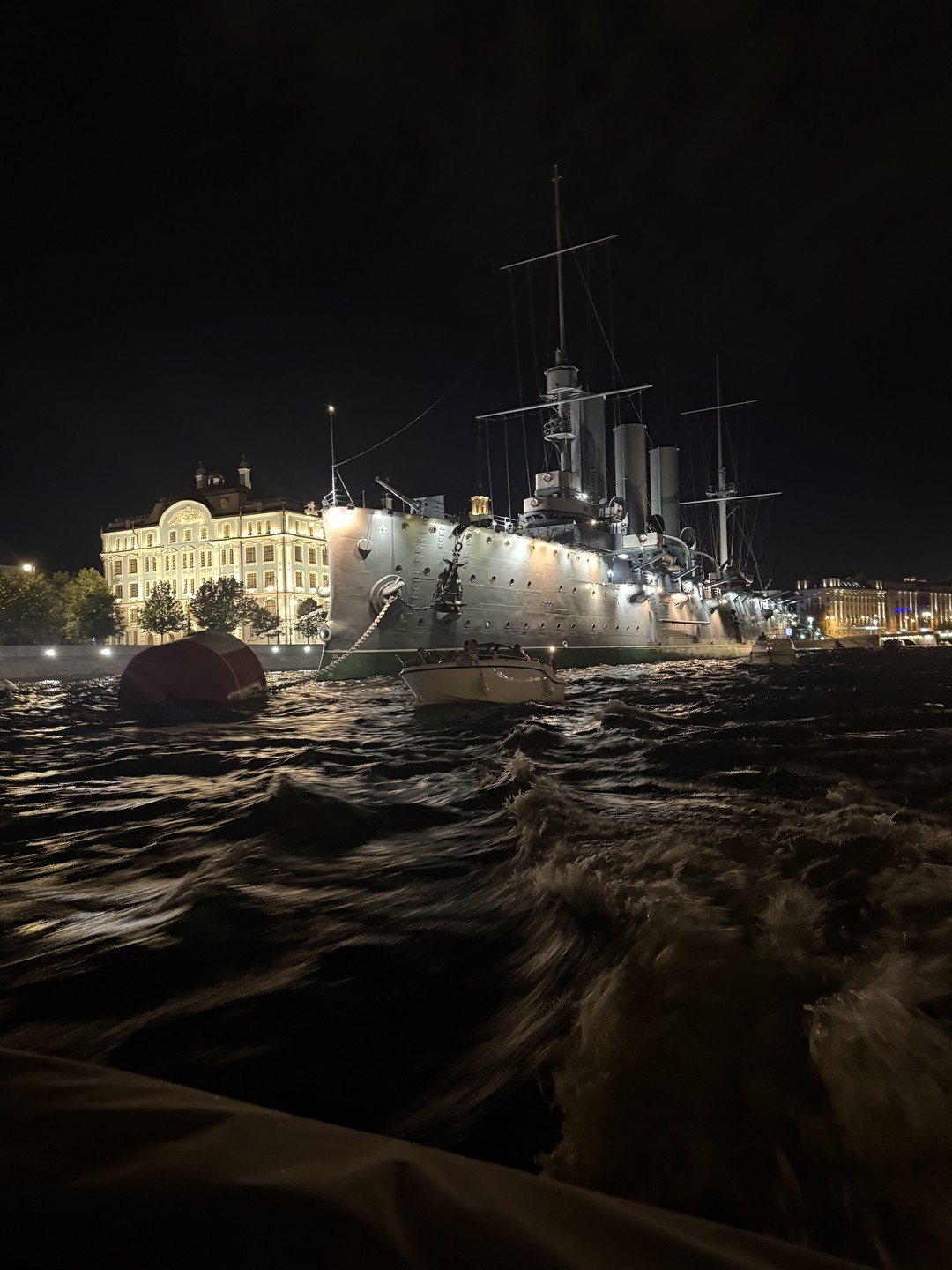 За восемь лет знакомства с Питером я его первый раз увидела ночью с другой стороны -