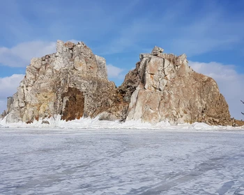Пролив Ольхонские ворота, ледяные гроты, мыс Бурхан и возвращение в Иркутск